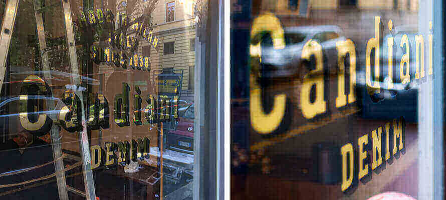 Carlo Destefani, artista dell'hand lettering e del sign painting